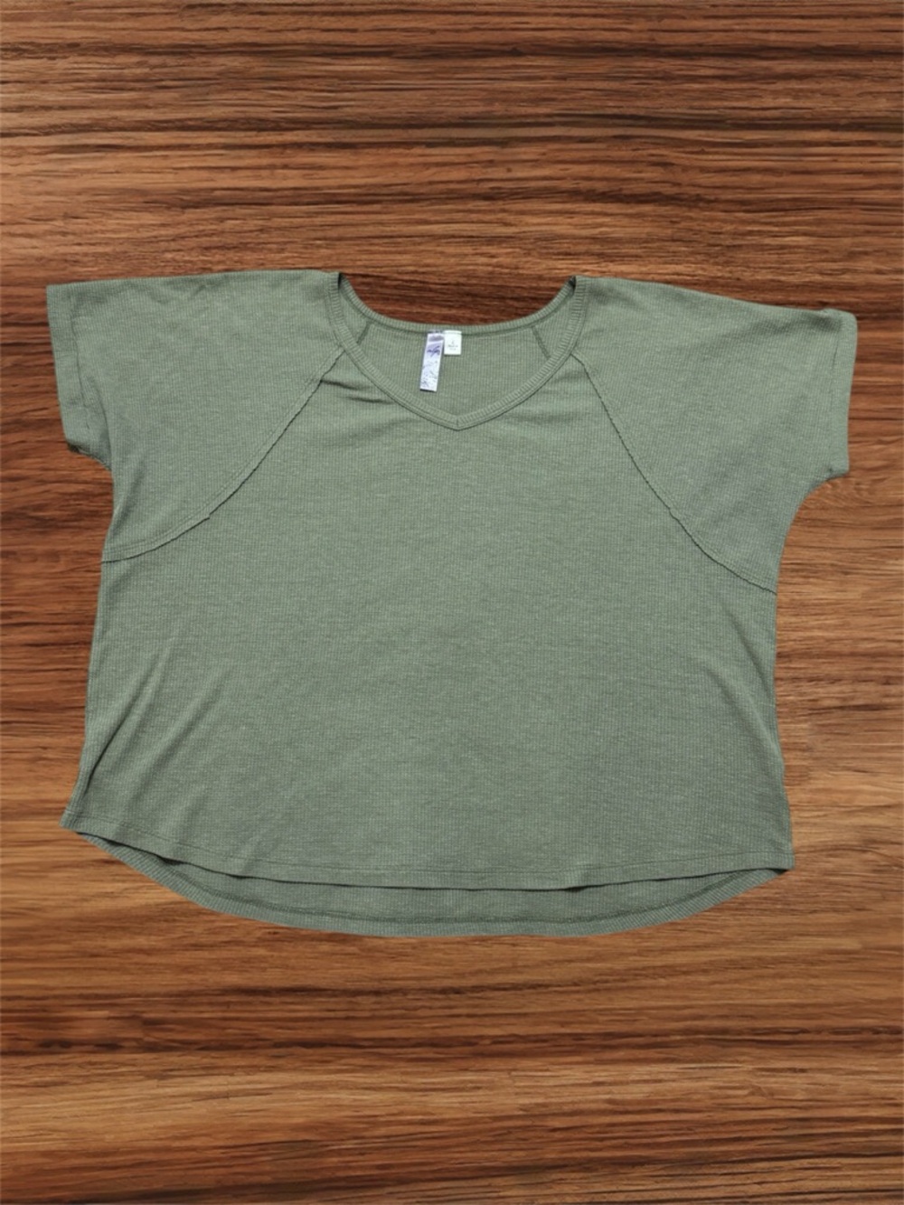 Alya Olive Green Short Sleeve V-Neck Top Size Large